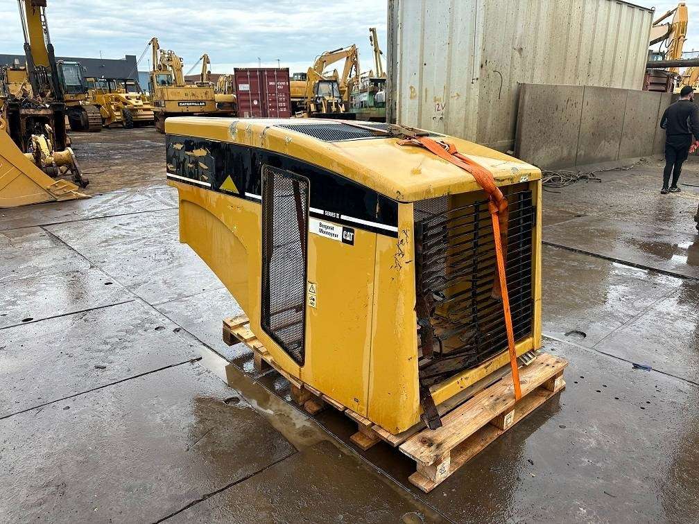CAT 950 G II engine cover - Cabina para Maquinaria de construcción: foto 5 CAT 950 G II engine cover - Cabina para Maquinaria de construcción: foto 5