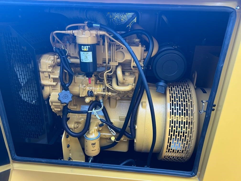 CAT DE 65 GC 65KVA (UNUSED) - Generador industriale: foto 5 CAT DE 65 GC 65KVA (UNUSED) - Generador industriale: foto 5