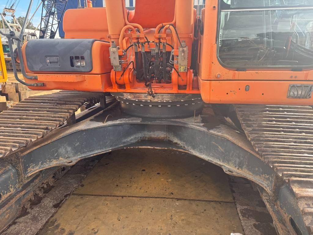 Excavadora Doosan DX 300 LC ( 4.690 original hours 18M long reach ): foto 15 Excavadora Doosan DX 300 LC ( 4.690 original hours 18M long reach ): foto 15