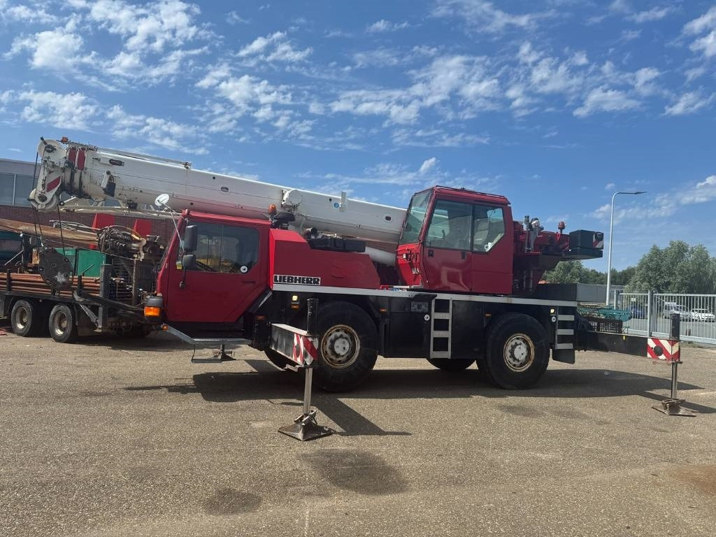 Liebherr LTM 1030-2.1 ( WITH JIB ) - Grúa todo terreno: foto 2 Liebherr LTM 1030-2.1 ( WITH JIB ) - Grúa todo terreno: foto 2