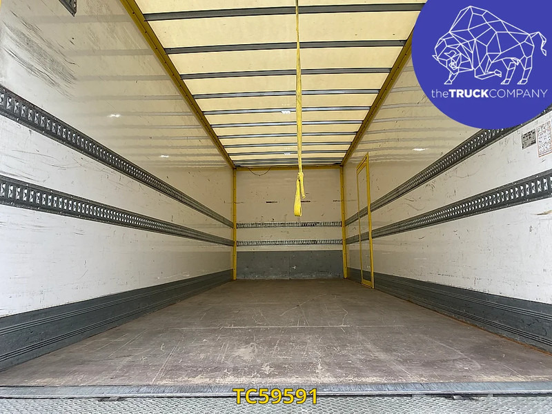 Iveco EuroCargo 180 E28 - Camión caja cerrada: foto 2 Iveco EuroCargo 180 E28 - Camión caja cerrada: foto 2