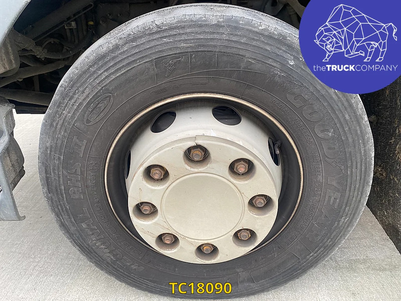 Camión frigorífico Renault D 240: foto 19