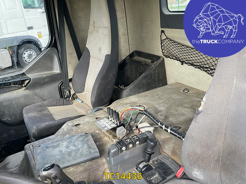 Renault Kerax 370 - Camión portacontenedore/ Intercambiable: foto 3 Renault Kerax 370 - Camión portacontenedore/ Intercambiable: foto 3