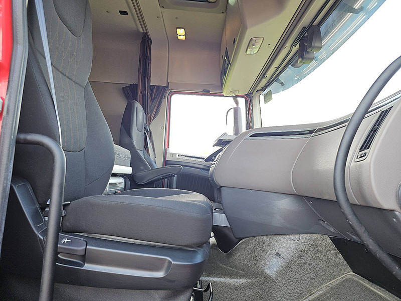 Cabeza tractora DAF XF 530 SPACECAB 6X2 FTG PTO: foto 7