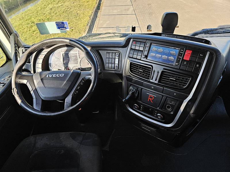Foto del interior 1: Cabeza tractora Iveco AS440S46 STRALIS LNG INTARDER Foto del interior 1: Cabeza tractora Iveco AS440S46 STRALIS LNG INTARDER