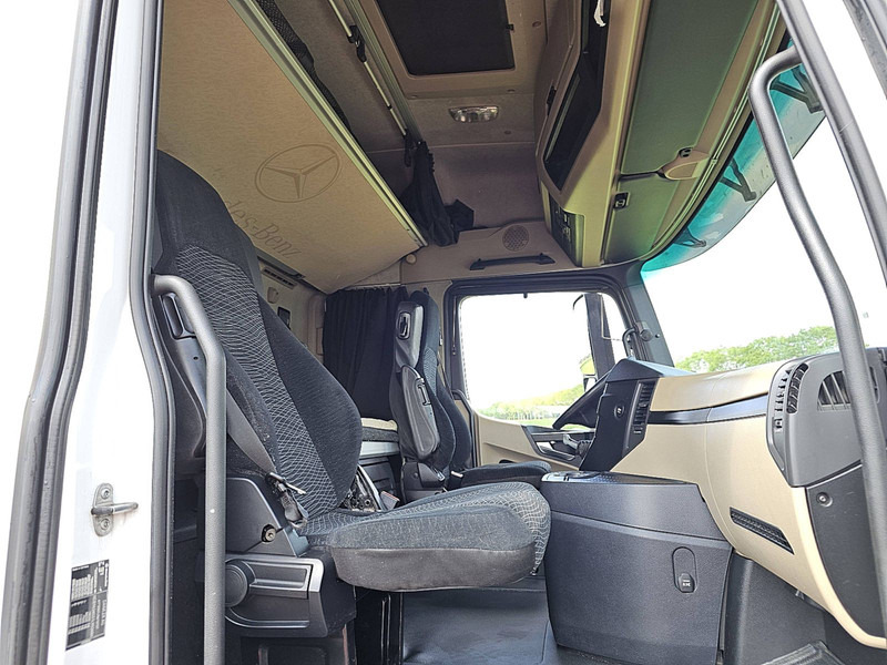 Cabeza tractora Mercedes-Benz ACTROS 1845 LS BIGSPACE 2X TANK: foto 7 Cabeza tractora Mercedes-Benz ACTROS 1845 LS BIGSPACE 2X TANK: foto 7