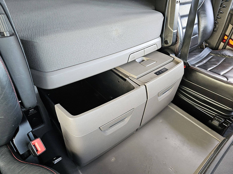 Leasing de Scania R580 6X2 NB LED LEATHER Scania R580 6X2 NB LED LEATHER: foto 10