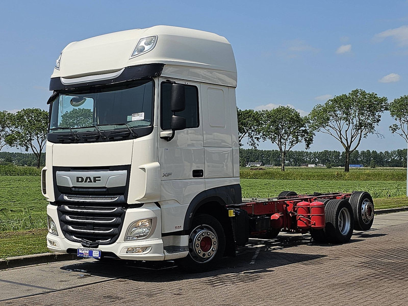 DAF XF 480 SSC 6X2 FAR INTARDER - Camión chasis: foto 2 DAF XF 480 SSC 6X2 FAR INTARDER - Camión chasis: foto 2