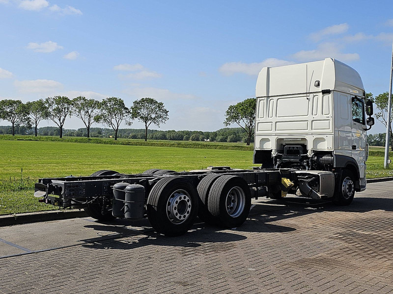 DAF XF 480 SSC 6X2 FAR INTARDER - Camión chasis: foto 3 DAF XF 480 SSC 6X2 FAR INTARDER - Camión chasis: foto 3