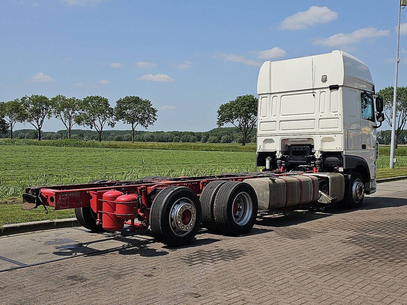 DAF XF 480 SSC 6X2 FAR INTARDER - Camión chasis: foto 3 DAF XF 480 SSC 6X2 FAR INTARDER - Camión chasis: foto 3
