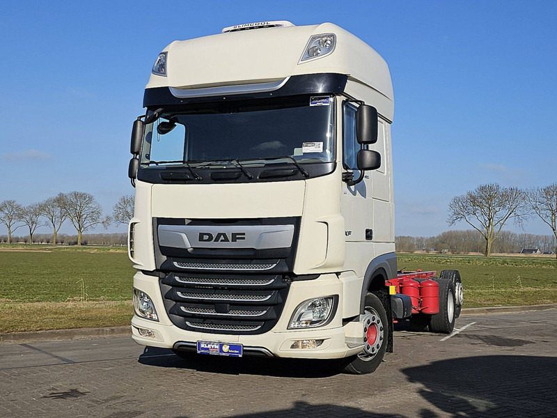 DAF XF 480 SSC 6X2 FAR INTARDER - Camión chasis: foto 1 DAF XF 480 SSC 6X2 FAR INTARDER - Camión chasis: foto 1