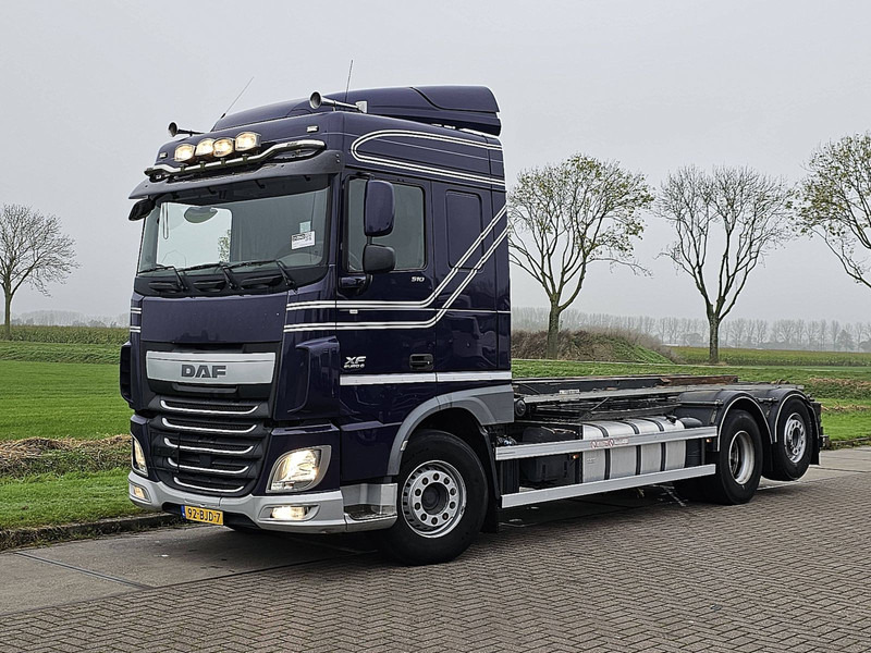 DAF XF 510 6X2 FAN STEERAXLE - Camión con equipo de cable: foto 2 DAF XF 510 6X2 FAN STEERAXLE - Camión con equipo de cable: foto 2