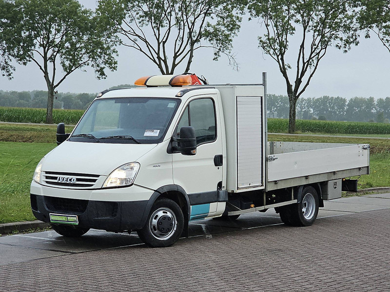 Iveco Daily 40C15 XL FASSI laadkraan - Furgoneta caja abierta: foto 2 Iveco Daily 40C15 XL FASSI laadkraan - Furgoneta caja abierta: foto 2