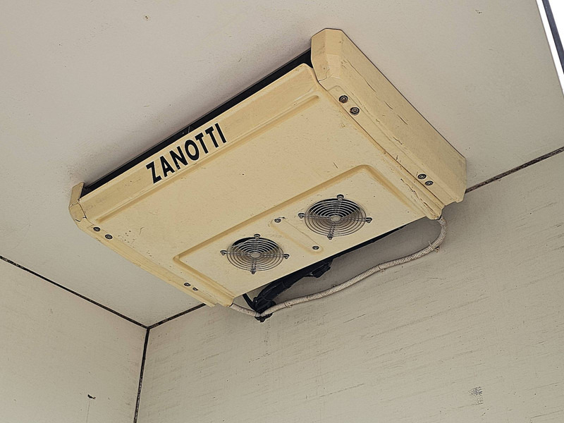 Camión frigorífico Renault MIDLUM 180.12: foto 15 Camión frigorífico Renault MIDLUM 180.12: foto 15