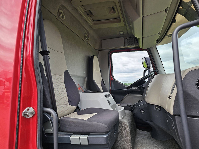 Camión frigorífico Renault MIDLUM 180.12: foto 7 Camión frigorífico Renault MIDLUM 180.12: foto 7