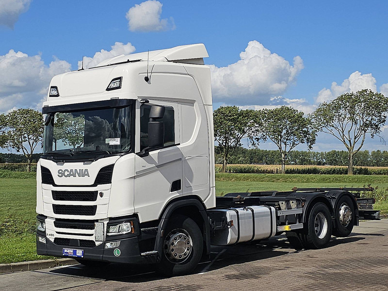 Scania R450 6x2*4 - Camión portacontenedore/ Intercambiable: foto 2 Scania R450 6x2*4 - Camión portacontenedore/ Intercambiable: foto 2