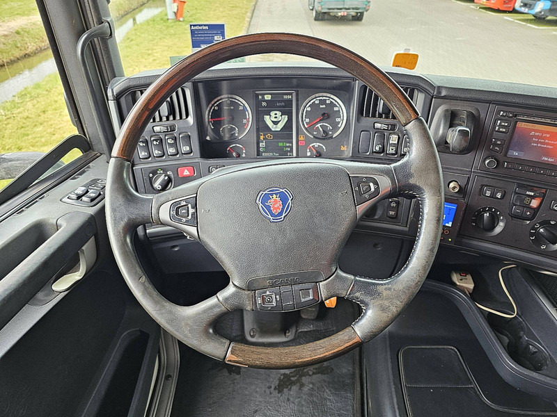Foto del interior 2: Camión multibasculante Scania R520
