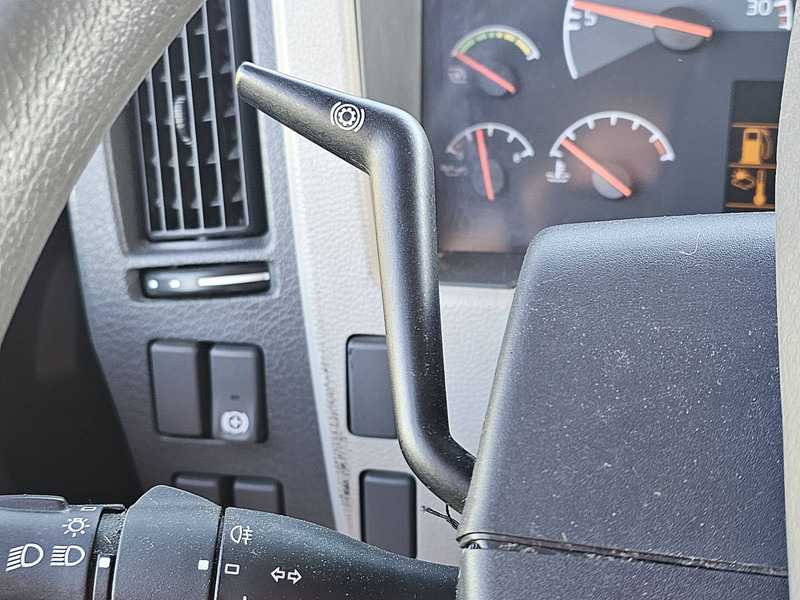 Camión frigorífico Volvo FL 240.12 AIRCO ISO BOX HEATER: foto 10