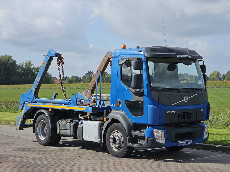 Volvo FL 280.16 - Camión portacontenedor de cadenas: foto 5 Volvo FL 280.16 - Camión portacontenedor de cadenas: foto 5