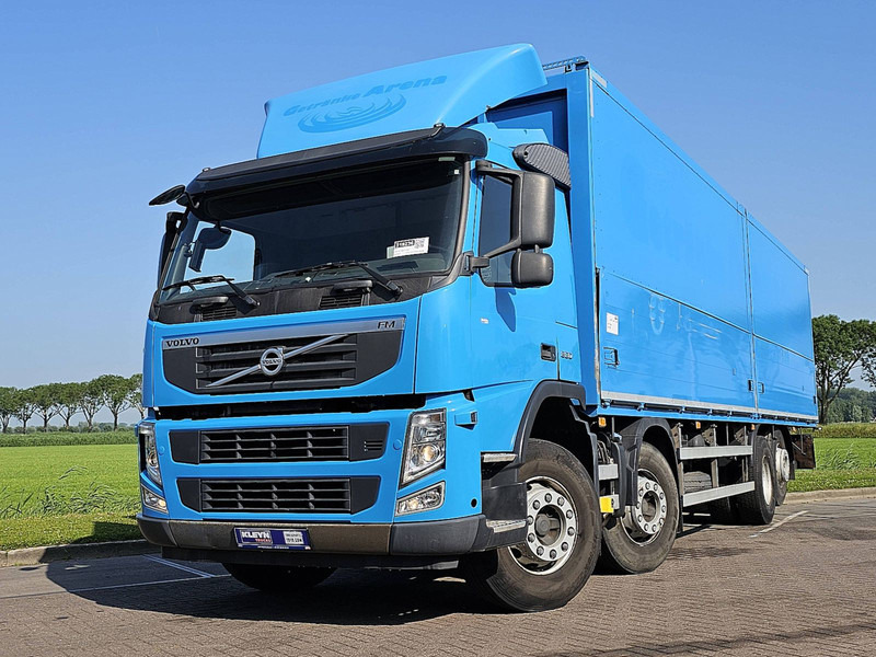 Volvo FM 11.330 8X2 BÄR 2000KG LIFT - Camión caja cerrada: foto 1 Volvo FM 11.330 8X2 BÄR 2000KG LIFT - Camión caja cerrada: foto 1