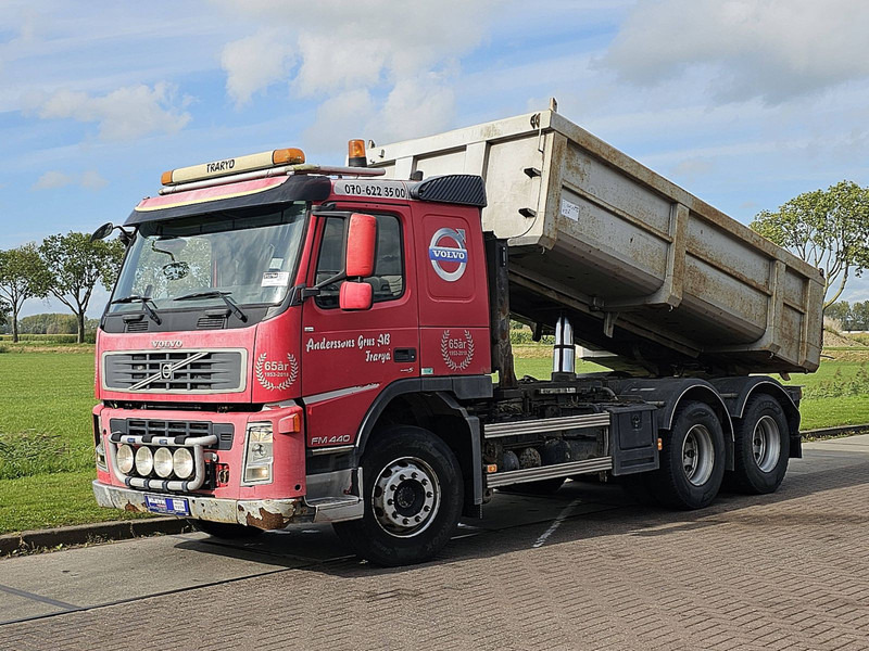Volvo FM 13.440 6X4 - Camión volquete: foto 2 Volvo FM 13.440 6X4 - Camión volquete: foto 2