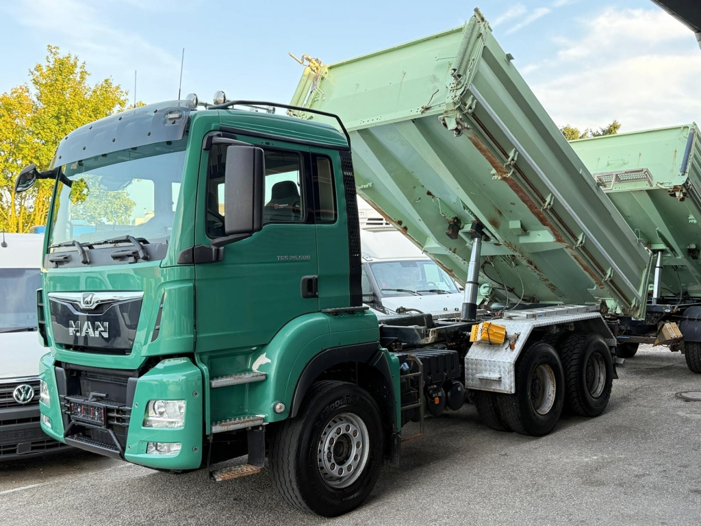MAN TGS 26.500 6x4 12m³ Kipper Retarder NAVI 1.Hand - Camión volquete: foto 1 MAN TGS 26.500 6x4 12m³ Kipper Retarder NAVI 1.Hand - Camión volquete: foto 1