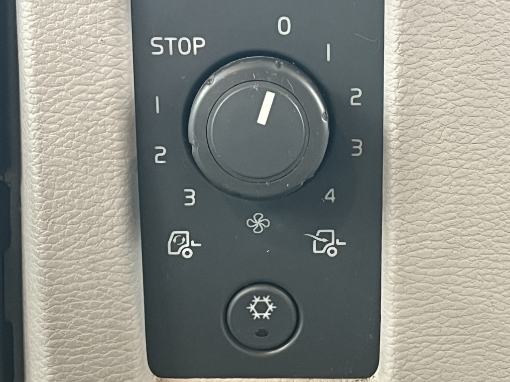 Volvo FL 260 7,2m LBW Klima Tempomat AHK Orig. 125'km - Camión lona: foto 2 Volvo FL 260 7,2m LBW Klima Tempomat AHK Orig. 125'km - Camión lona: foto 2