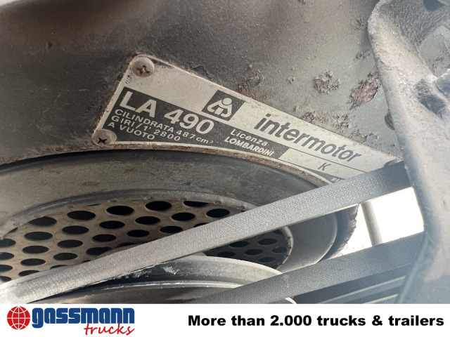 Hako V 490 mit Schneeschild und Ketten - Tractor municipal: foto 4 Hako V 490 mit Schneeschild und Ketten - Tractor municipal: foto 4