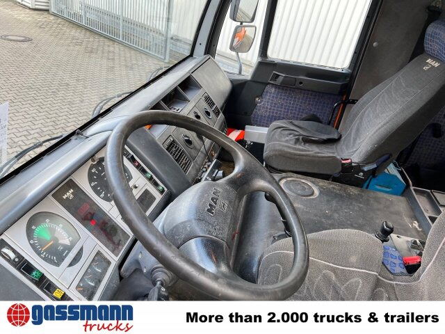 Camión volquete MAN 14.225 LAK 4x4 BB Doka, Winterdienstausstattung: foto 15 Camión volquete MAN 14.225 LAK 4x4 BB Doka, Winterdienstausstattung: foto 15