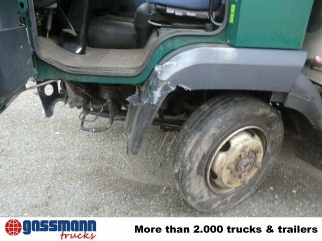 Camión caja cerrada MAN L33 8.180 C 4x2, Unfallfahrzeug mit: foto 8 Camión caja cerrada MAN L33 8.180 C 4x2, Unfallfahrzeug mit: foto 8