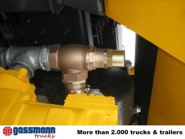 MAN TGA 26.430 6x6 - Camión cisterna: foto 2 MAN TGA 26.430 6x6 - Camión cisterna: foto 2