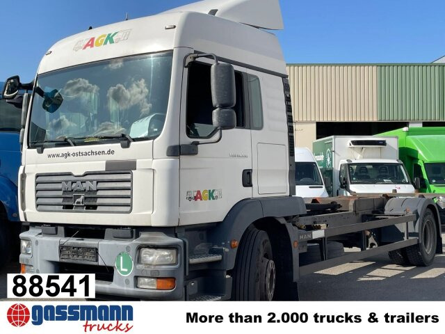 MAN TGM 18.330 4X2 LL, Fahrschulausstattung - Camión portacontenedore/ Intercambiable: foto 1 MAN TGM 18.330 4X2 LL, Fahrschulausstattung - Camión portacontenedore/ Intercambiable: foto 1