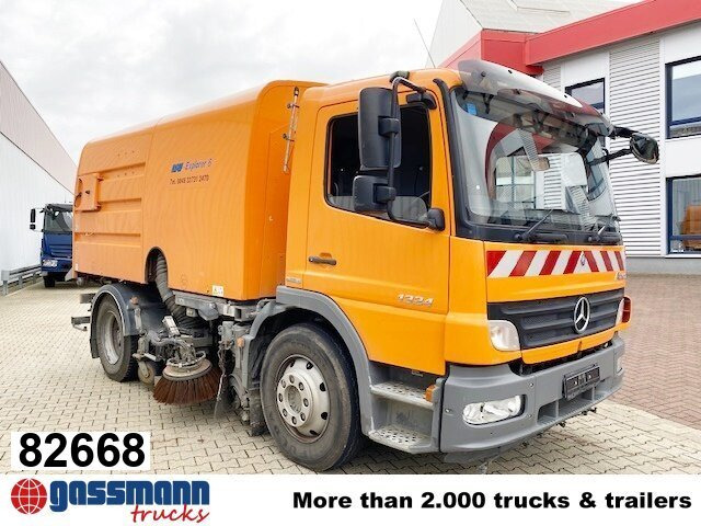 Mercedes-Benz Atego 1324 4x2, Kehrmaschine Explorer 8 - Barredora vial: foto 1 Mercedes-Benz Atego 1324 4x2, Kehrmaschine Explorer 8 - Barredora vial: foto 1
