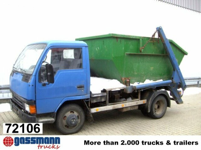 Mitsubishi Canter 4x2 - Camión portacontenedor de cadenas: foto 1 Mitsubishi Canter 4x2 - Camión portacontenedor de cadenas: foto 1
