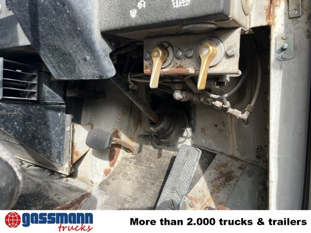 Saurer V5 4x2 - Camión caja abierta: foto 3 Saurer V5 4x2 - Camión caja abierta: foto 3