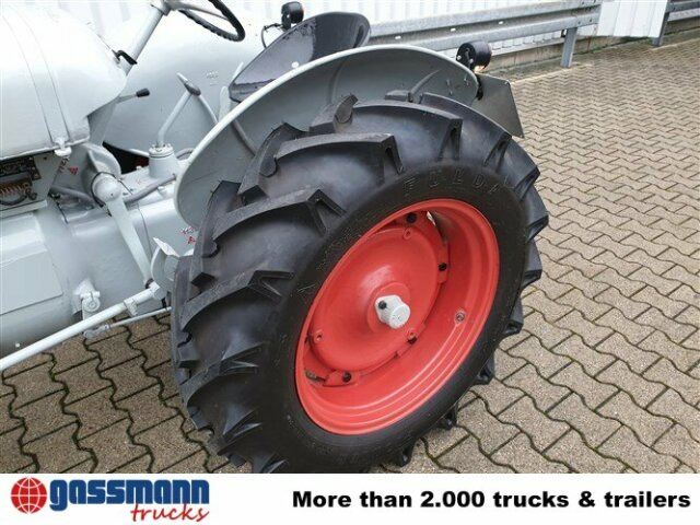 Traktor DL25 - Tractor: foto 2 Traktor DL25 - Tractor: foto 2