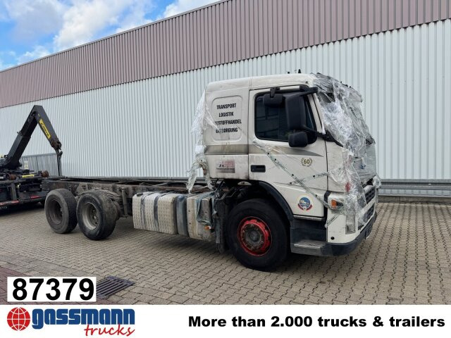 Volvo FM 380 6x4 R mit Brandschaden - Camión volquete: foto 1 Volvo FM 380 6x4 R mit Brandschaden - Camión volquete: foto 1