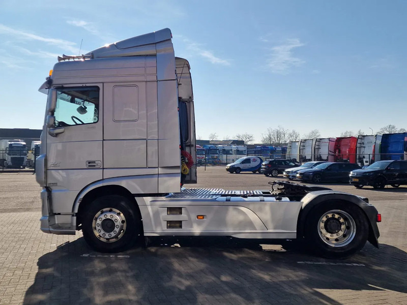 DAF XF 440 SpaceCab 4x2 - Full spoiler - Alloy wheels - Air horn - Light bar - Cabeza tractora: foto 4 DAF XF 440 SpaceCab 4x2 - Full spoiler - Alloy wheels - Air horn - Light bar - Cabeza tractora: foto 4