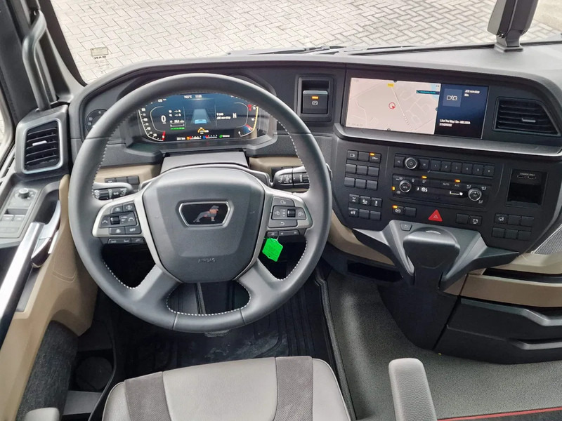 Cabeza tractora nuevo MAN TGX 18.540 GX - New - Retarder - Night clima - Alcoa - Show truck - Lightbar -: foto 12