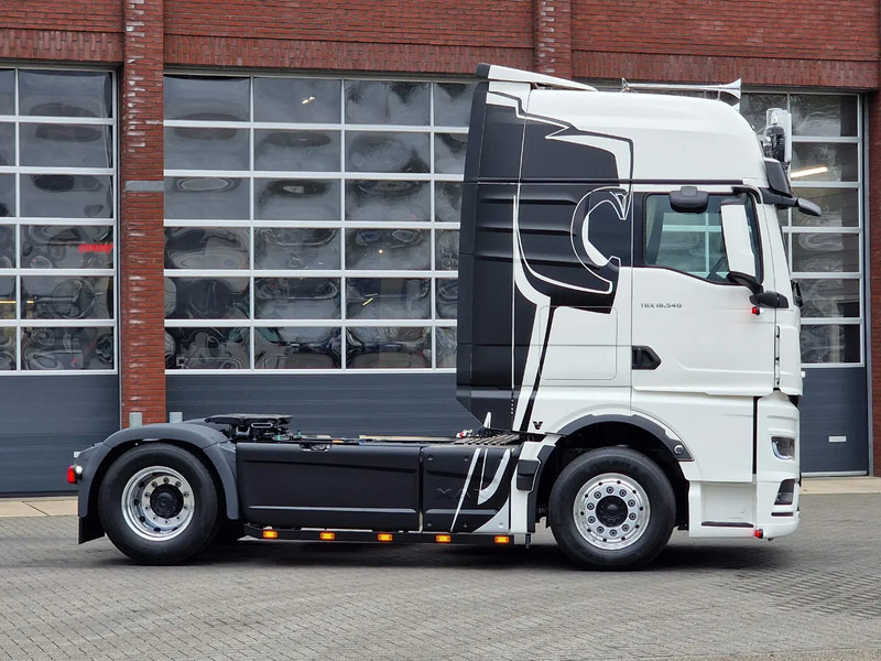 Cabeza tractora nuevo MAN TGX 18.540 GX - New - Retarder - Night clima - Alcoa - Show truck - Lightbar -: foto 8