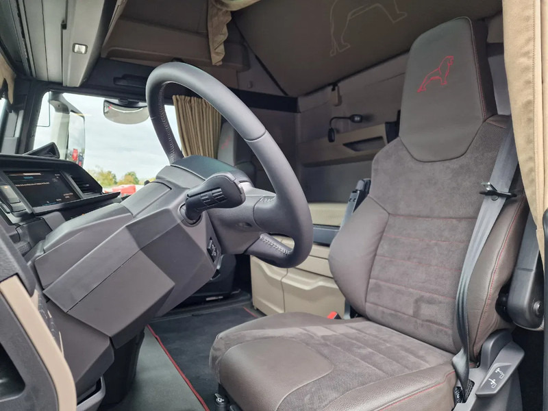 Cabeza tractora nuevo MAN TGX 18.540 GX - New - Retarder - Night clima - Alcoa - Show truck - Lightbar -: foto 10