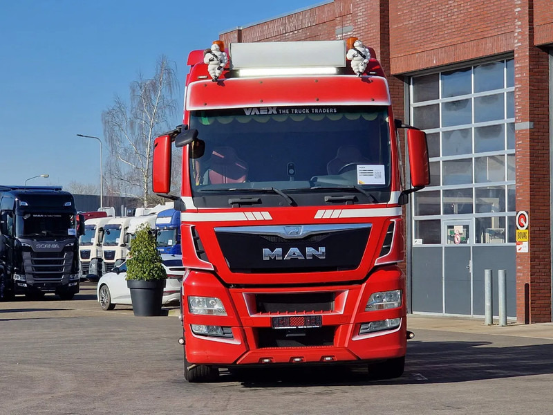 MAN TGX 26.560 XXL 6x2/4 - Custom interior - Steering axle - Euro 6 - AS Tronic - Cabeza tractora: foto 2 MAN TGX 26.560 XXL 6x2/4 - Custom interior - Steering axle - Euro 6 - AS Tronic - Cabeza tractora: foto 2