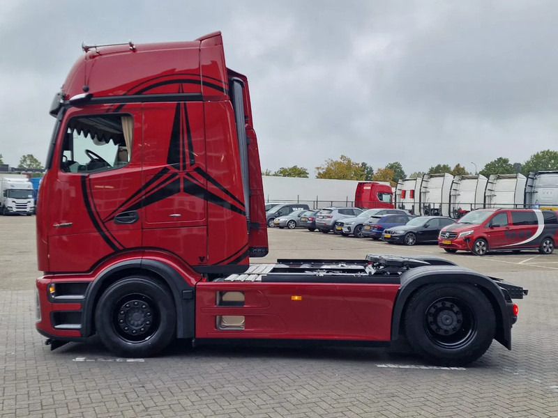 Mercedes-Benz Actros 1863 Pro Cab, Full Air, Retarder, Giga space, Style line, NEW, "Buffl interior" - Cabeza tractora: foto 4 Mercedes-Benz Actros 1863 Pro Cab, Full Air, Retarder, Giga space, Style line, NEW, "Buffl interior" - Cabeza tractora: foto 4