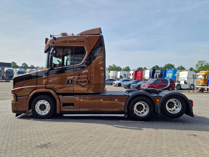 Scania 520ST V8 NGS 6x2 TUFT Torpedo - New Build & Paint - New BUFFL interior - Show truck - Cabeza tractora: foto 4 Scania 520ST V8 NGS 6x2 TUFT Torpedo - New Build & Paint - New BUFFL interior - Show truck - Cabeza tractora: foto 4