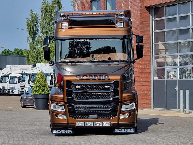 Scania 520ST V8 NGS 6x2 TUFT Torpedo - New Build & Paint - New BUFFL interior - Show truck - Cabeza tractora: foto 2 Scania 520ST V8 NGS 6x2 TUFT Torpedo - New Build & Paint - New BUFFL interior - Show truck - Cabeza tractora: foto 2