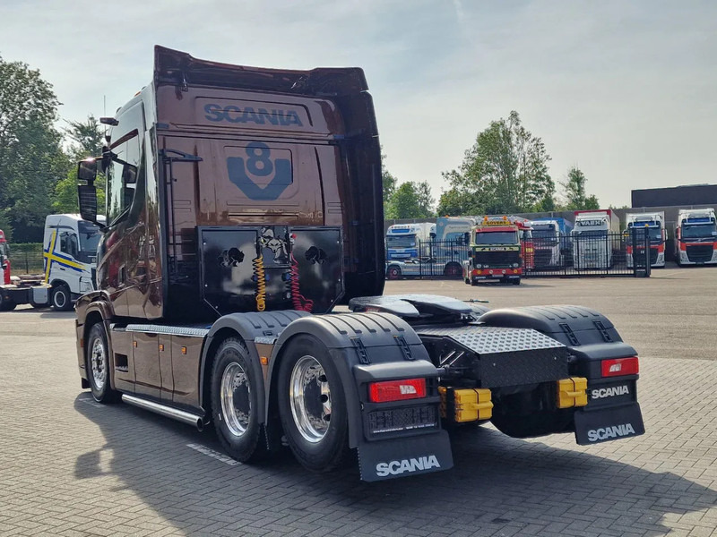 Scania 520ST V8 NGS 6x2 TUFT Torpedo - New Build & Paint - New BUFFL interior - Show truck - Cabeza tractora: foto 5 Scania 520ST V8 NGS 6x2 TUFT Torpedo - New Build & Paint - New BUFFL interior - Show truck - Cabeza tractora: foto 5