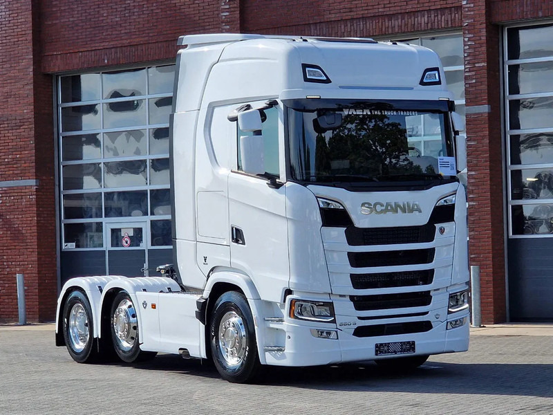 Scania 660S V8 NGS Highline 6x2/4 - New - Old dashboard - Full spec - Retarder - Night clima - Led - Leather - Navi - Cabeza tractora: foto 1 Scania 660S V8 NGS Highline 6x2/4 - New - Old dashboard - Full spec - Retarder - Night clima - Led - Leather - Navi - Cabeza tractora: foto 1