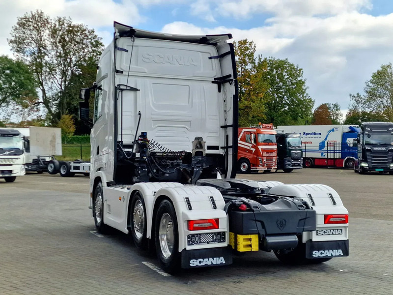 Scania 770S V8 NGS Highline 6x2/4 - New - Old dashboard - Full spec - Retarder - Night clima - Led - Leather - Navi - Cabeza tractora: foto 5 Scania 770S V8 NGS Highline 6x2/4 - New - Old dashboard - Full spec - Retarder - Night clima - Led - Leather - Navi - Cabeza tractora: foto 5