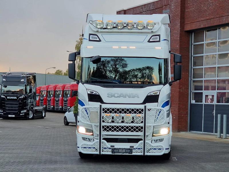 Scania R560 Highline 6x2 - BUFFL - Retarder - Full air - 3.15 WB - Leather - Cabeza tractora: foto 2 Scania R560 Highline 6x2 - BUFFL - Retarder - Full air - 3.15 WB - Leather - Cabeza tractora: foto 2