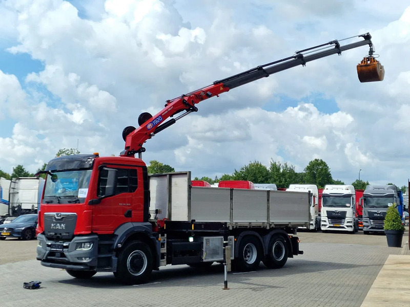 MAN TGS 26.360 6x4 Hydrodrive / Crane HMF1920K-RCS / 3 way tipper HMF / Low KM 110.700! - Camión grúa: foto 4 MAN TGS 26.360 6x4 Hydrodrive / Crane HMF1920K-RCS / 3 way tipper HMF / Low KM 110.700! - Camión grúa: foto 4